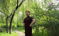 车里 日得披头散发